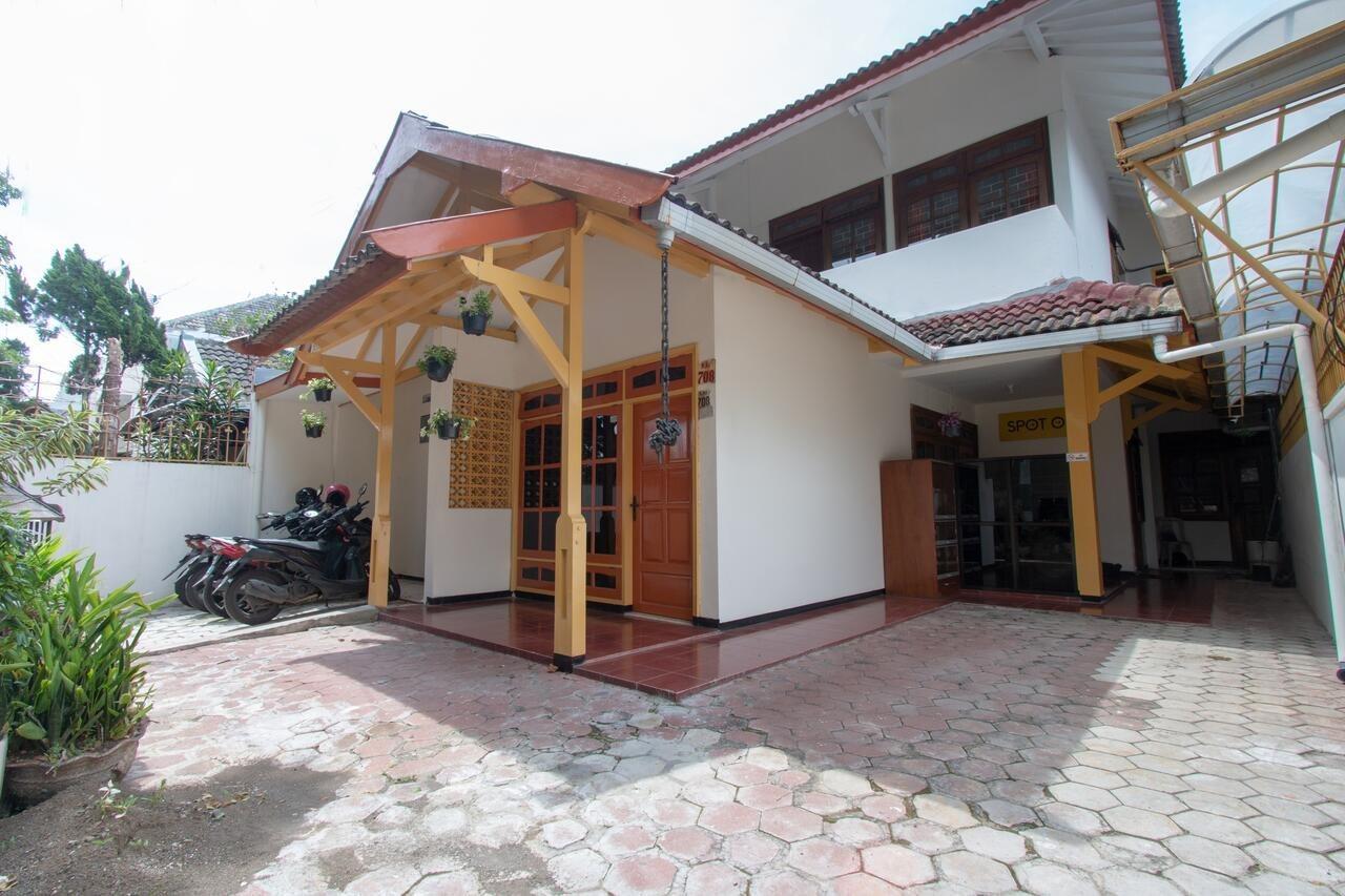 Hotel Spot On 3218 Bee Palm Family Syariah Malang Zewnętrze zdjęcie
