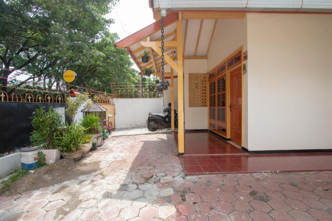 Hotel Spot On 3218 Bee Palm Family Syariah Malang Zewnętrze zdjęcie