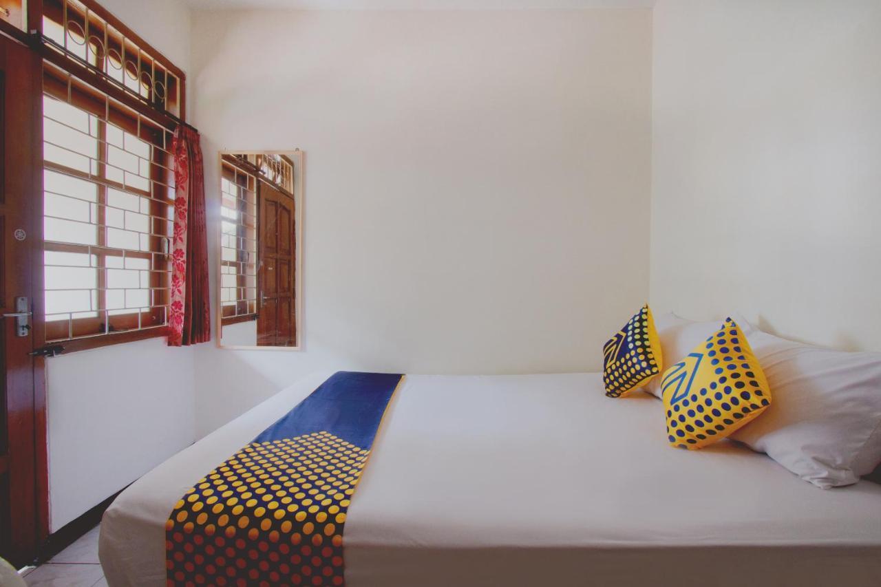 Hotel Spot On 3218 Bee Palm Family Syariah Malang Zewnętrze zdjęcie